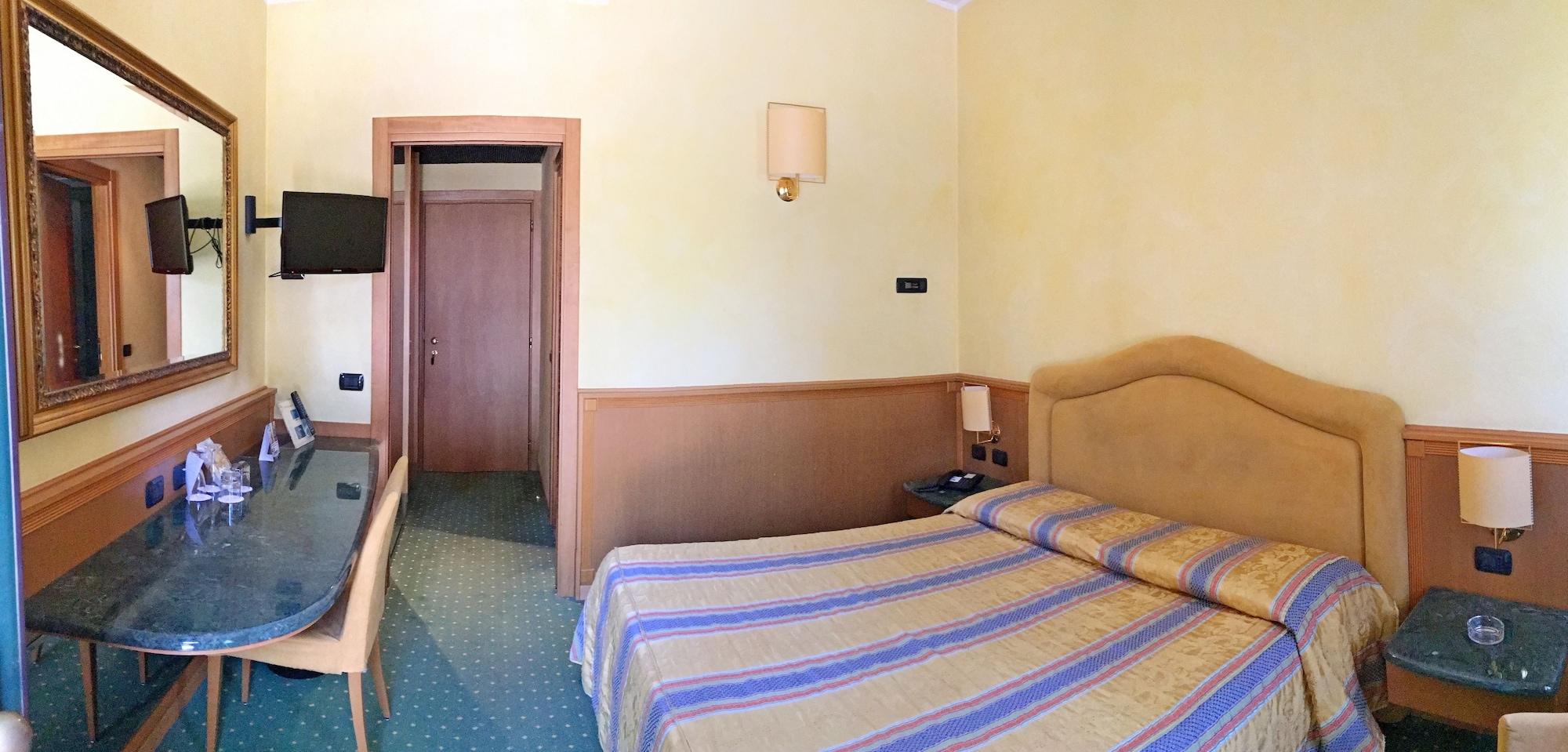 Airport Hotel Malpensa Lonate Pozzolo Exterior photo