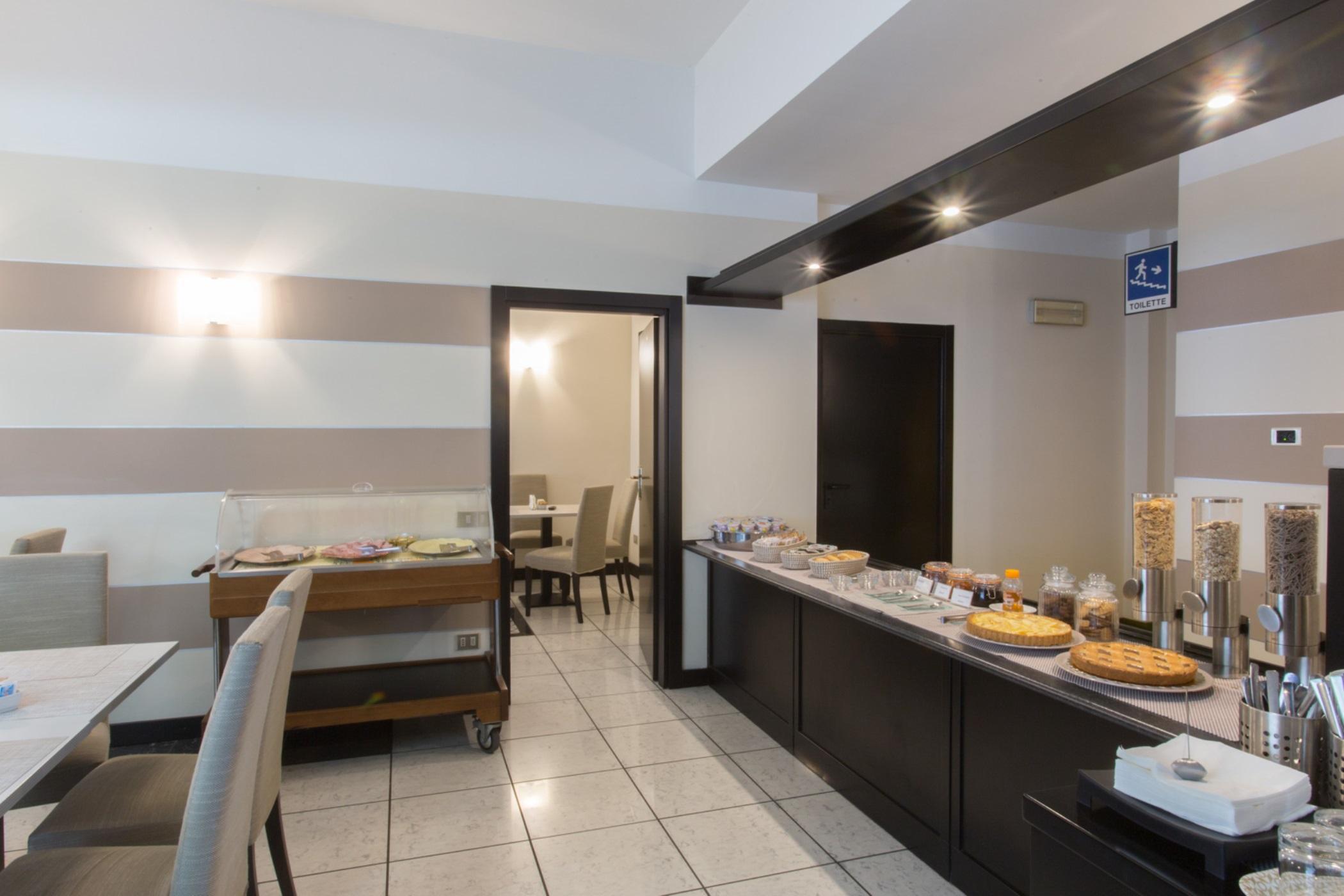 Airport Hotel Malpensa Lonate Pozzolo Exterior photo