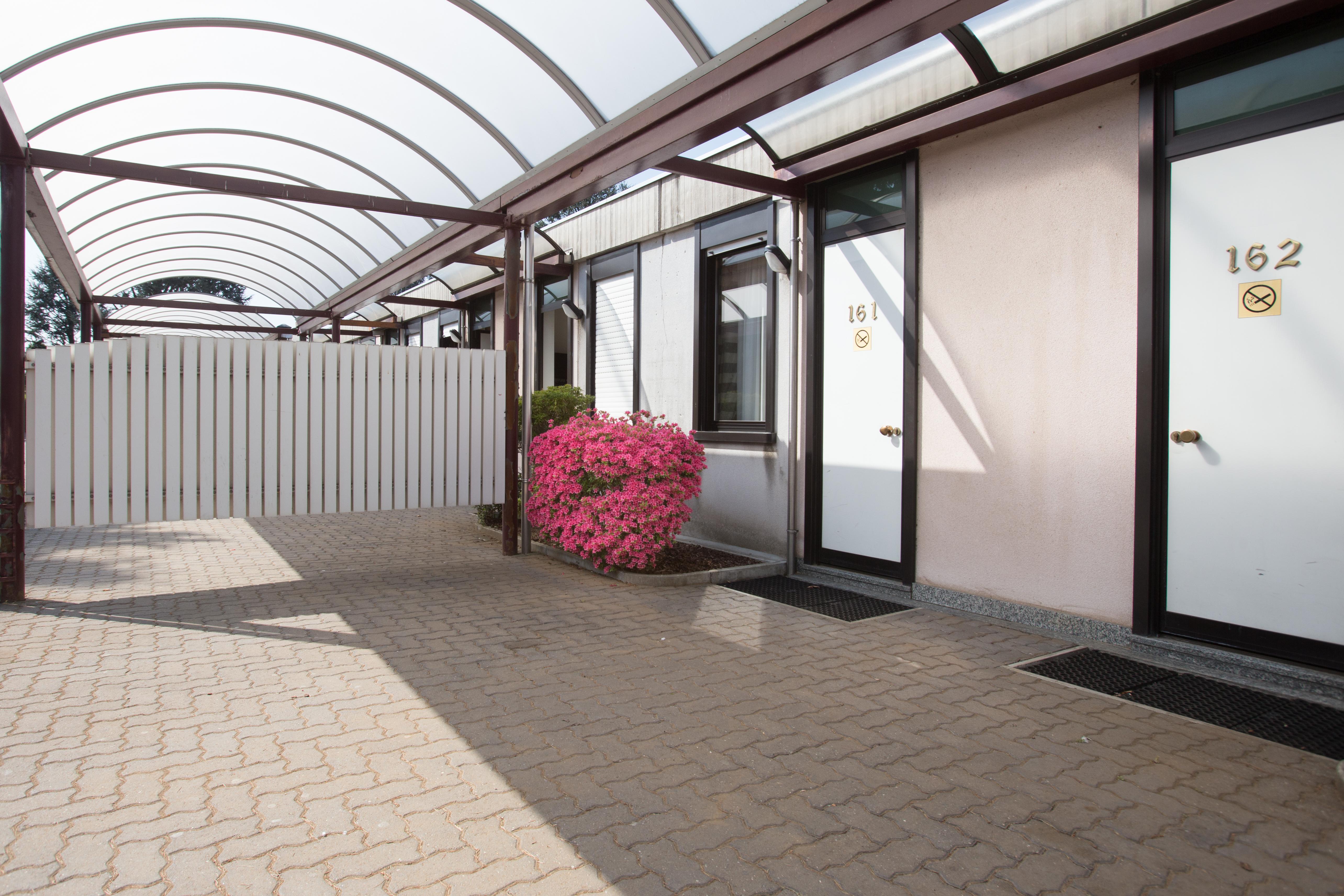 Airport Hotel Malpensa Lonate Pozzolo Exterior photo