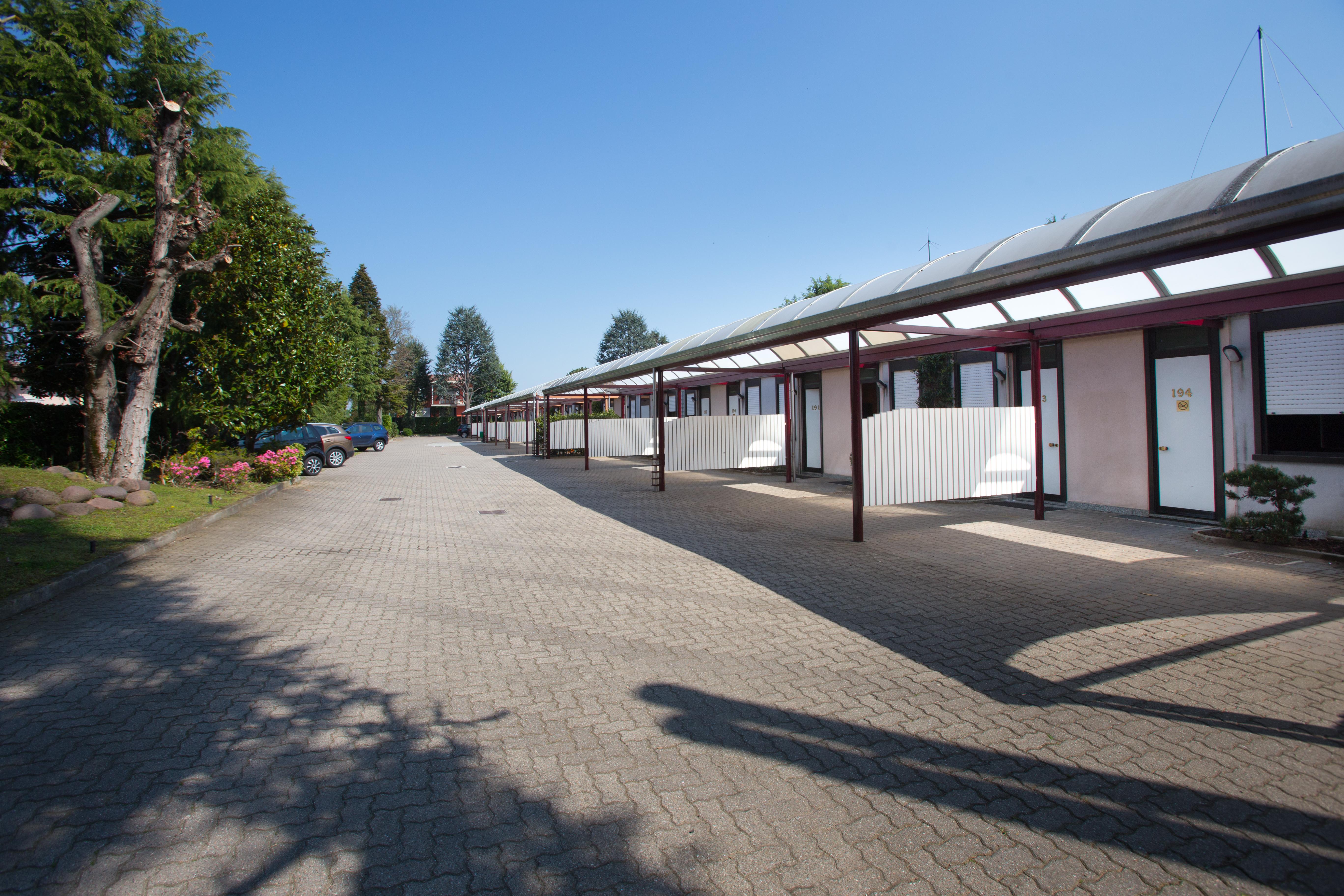 Airport Hotel Malpensa Lonate Pozzolo Exterior photo