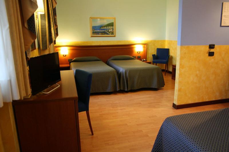 Airport Hotel Malpensa Lonate Pozzolo Exterior photo