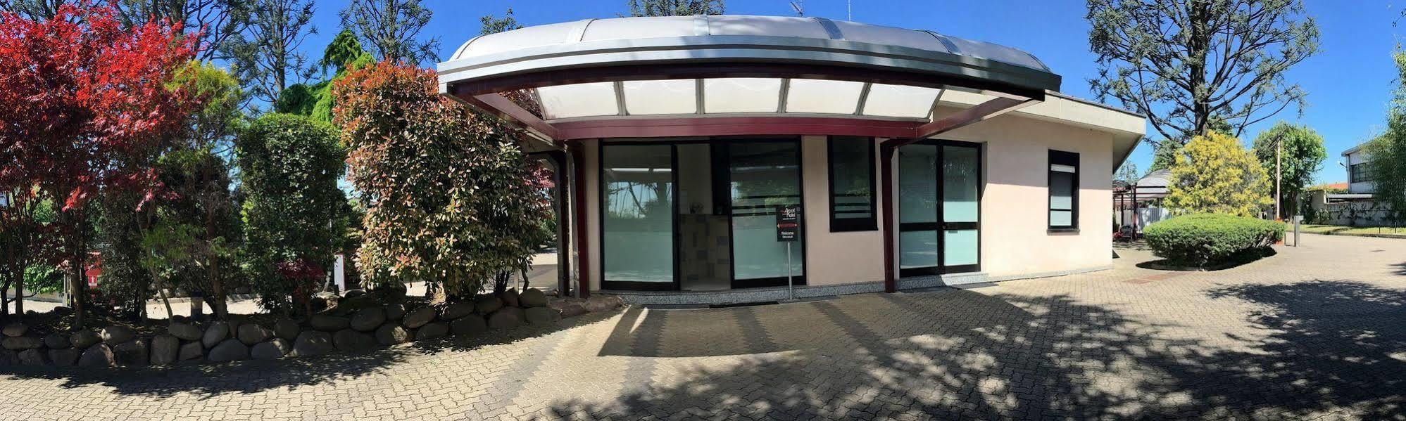 Airport Hotel Malpensa Lonate Pozzolo Exterior photo