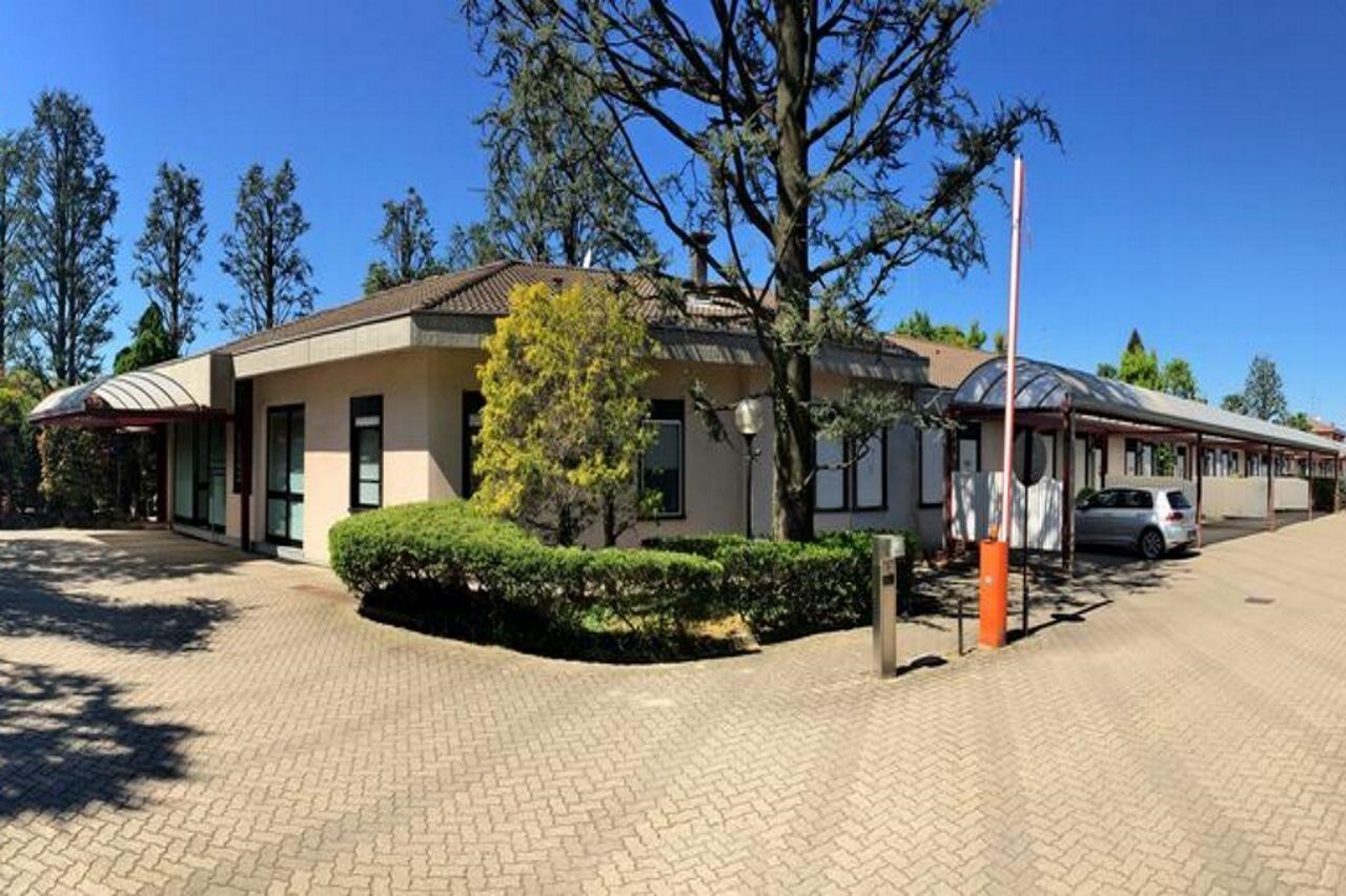 Airport Hotel Malpensa Lonate Pozzolo Exterior photo