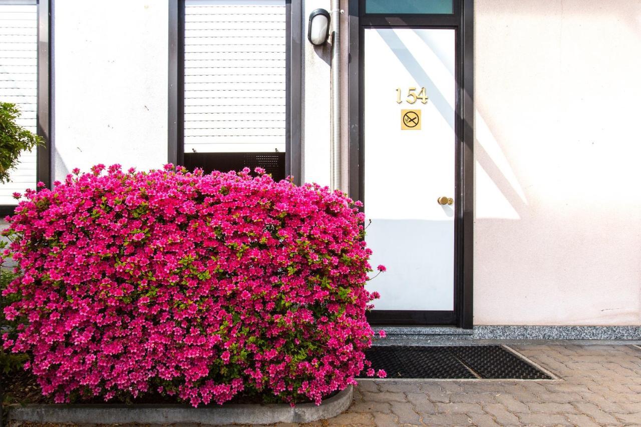 Airport Hotel Malpensa Lonate Pozzolo Exterior photo