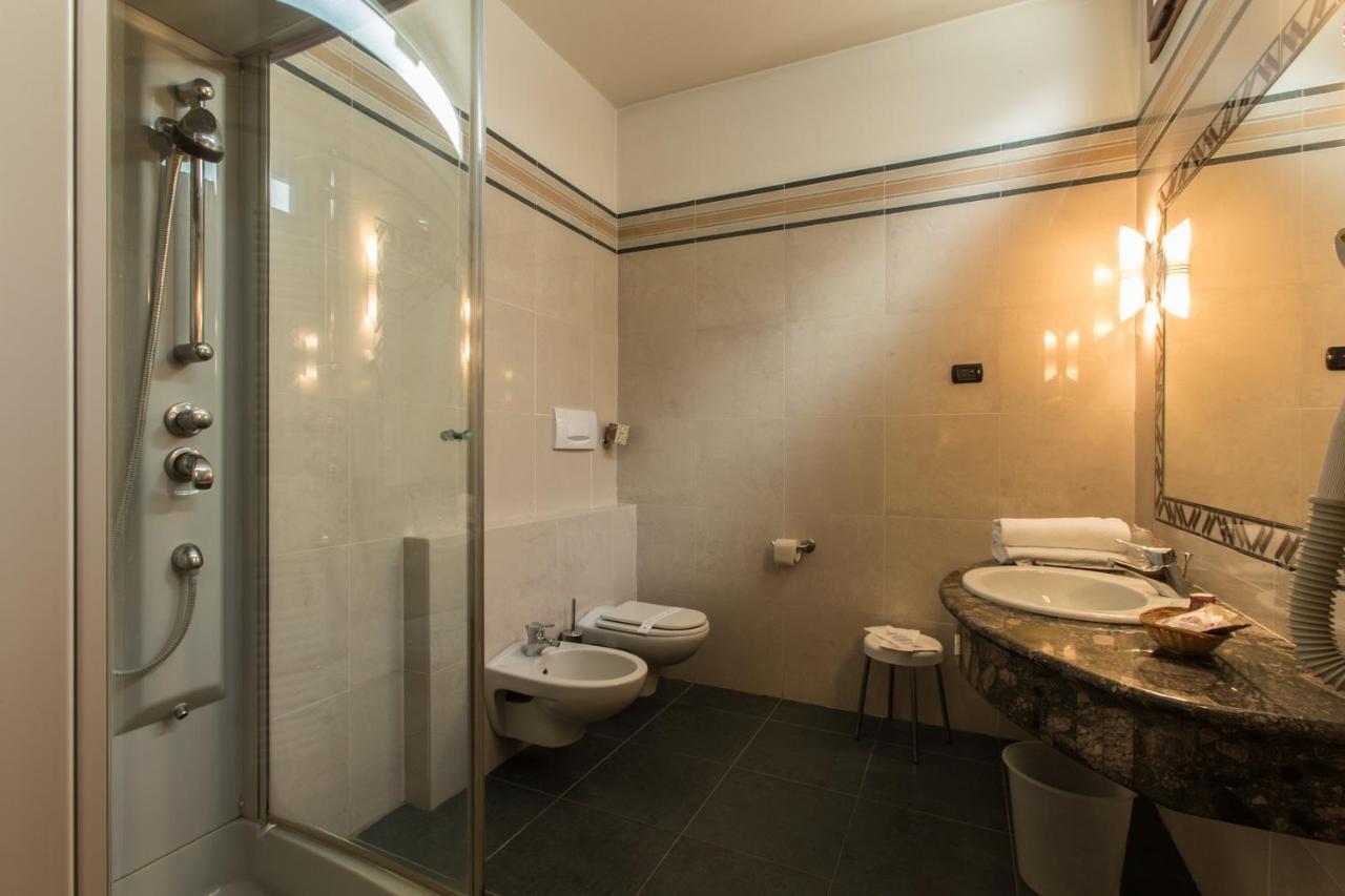 Airport Hotel Malpensa Lonate Pozzolo Exterior photo