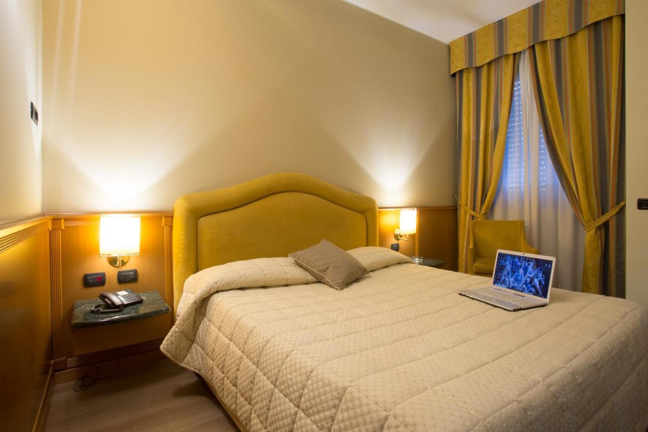 Airport Hotel Malpensa Lonate Pozzolo Exterior photo
