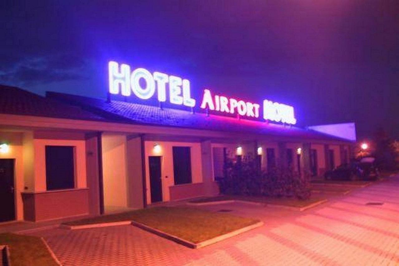 Airport Hotel Malpensa Lonate Pozzolo Exterior photo